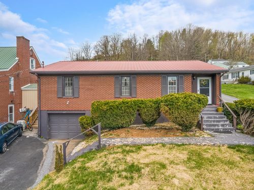 687 Riverside Dr, North Tazewell, VA, 24630-5120 | Card Image