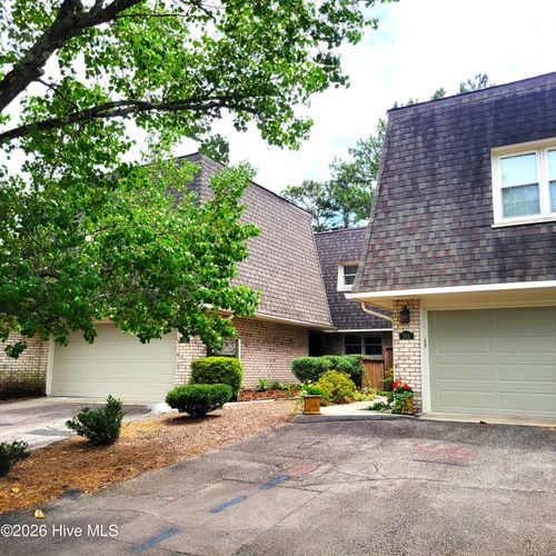 102 Wimbledon Dr, Pinehurst, NC, 28374-7624 | Card Image