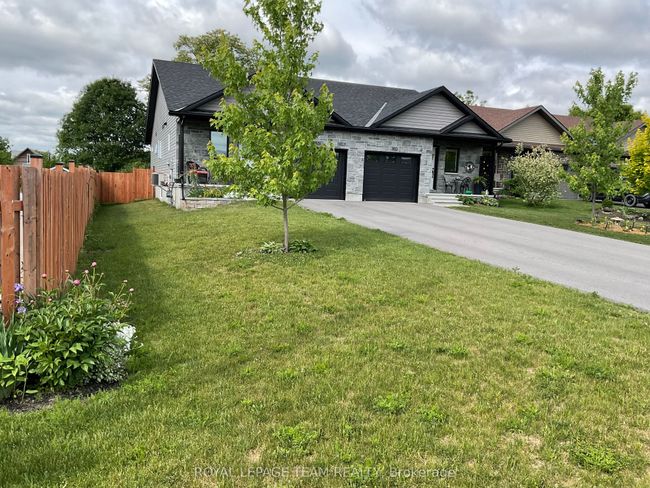 301 Napier Lane, House attached with 3 bedrooms, 3 bathrooms and 2 parking in Almonte ON | Image 4