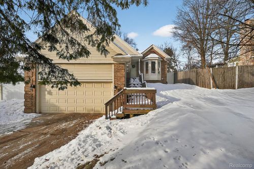 821 Grace St, Northville, MI, 48167-1135 | Card Image