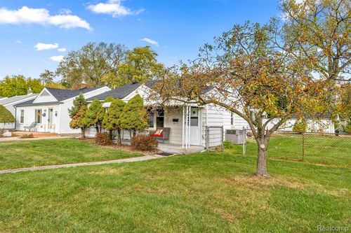 28424 Elmwood St, Garden City, MI, 48135-2446 | Card Image