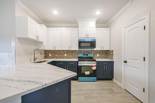 6719 Windhaven Rd, Liverpool, TX, 77577 | Card Image