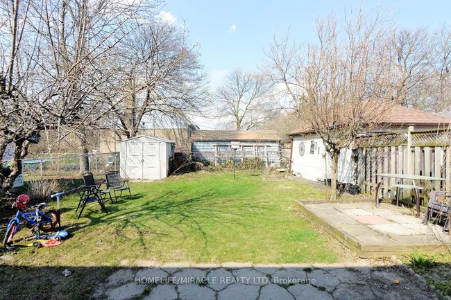 7 Sophia St, House other with 3 bedrooms, 2 bathrooms and 4 parking in Brampton ON | Image 39