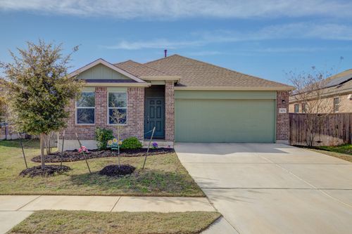 105 Isaac Millsaps Trl, Bastrop, TX, 78602-2233 | Card Image