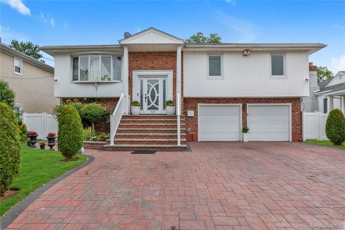 928 N Fletcher Ave, Valley Stream, NY, 11580-1339 | Card Image