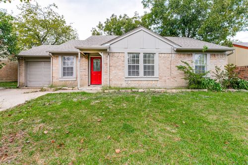 807 Cavalier Dr, Arlington, TX, 76017-6015 | Card Image