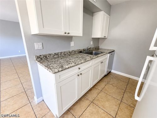 a1-4601 Bayshore Dr, NAPLES, FL, 34112-6560 | Card Image