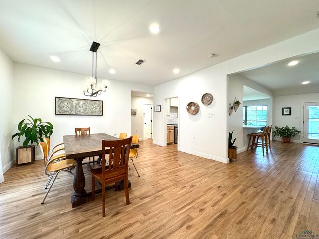 2012 W Lake Dr, House other with 3 bedrooms, 2 bathrooms and null parking in Gladewater TX | Image 4
