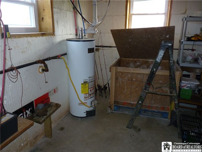 Hot water tank | Image 25
