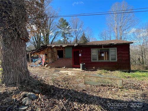 819 Montclair Cir Nw, Lenoir, NC, 28645-4147 | Card Image