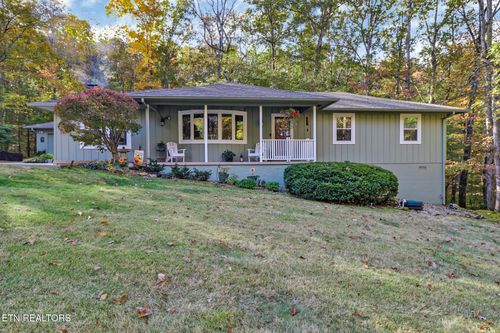 226 Snead Dr, Crossville, TN, 38558-7706 | Card Image