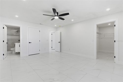 8205 Tanglewood Ln, TAMPA, FL, 33615-4638 | Card Image