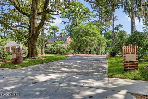 743 Finley Place, Wilmington, NC, 28403 | Card Image