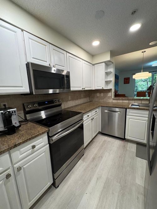 apt-405-2018 Alta Meadows Ln, Delray Beach, FL, 33444-1113 | Card Image