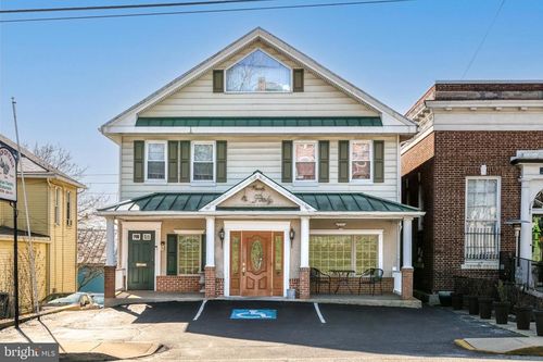 80 W Market St, Hallam, PA, 17406-1033 | Card Image