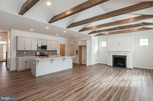 605 Greenbriar Path, COCHRANVILLE, PA, 19330-1040 | Card Image