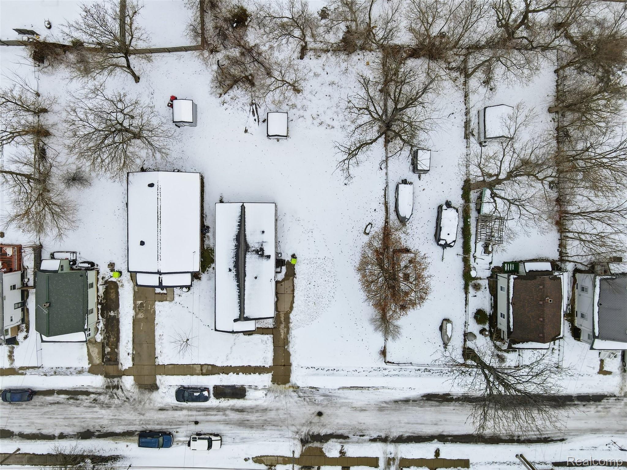 Land in Pontiac 5