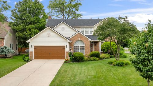4501 Highland Meadows Ct, Hilliard, OH, 43026-9072 | Card Image