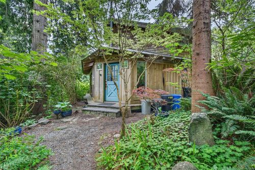 201 Price Rd, Salt Spring Island, BC, V8K2E9 | Card Image