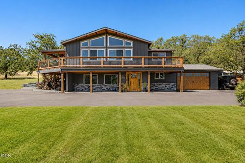 10643 Antioch Rd, White City, OR, 97503-9501 | Card Image