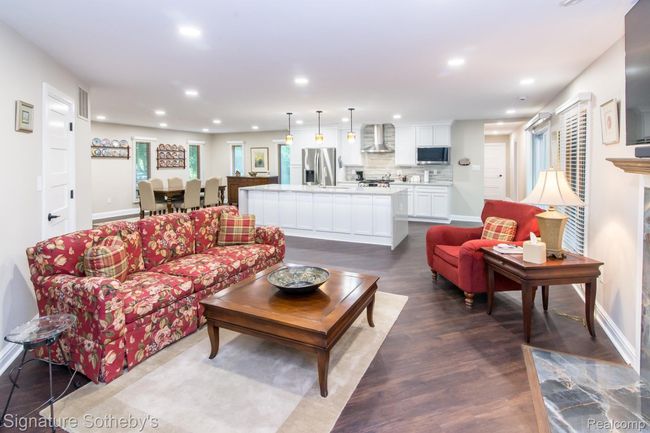 Overview of Open Concept Living | Image 21