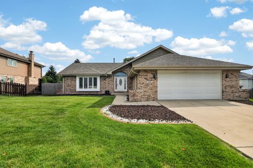 11765 Brookshire Dr, Orland Park, IL, 60467-7576 | Card Image