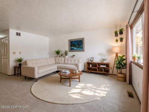 3913 Starburst Cir, Anchorage, AK, 99517-1428 | Card Image