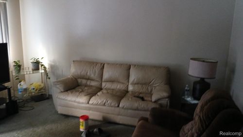 18540 Anglin St, Detroit, MI, 48234-1404 | Card Image