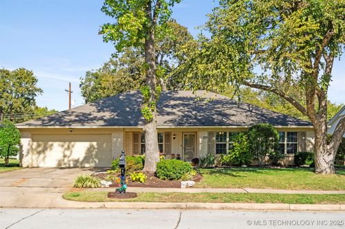 6985 E 72nd St, Tulsa, OK, 74133-2743 | Card Image