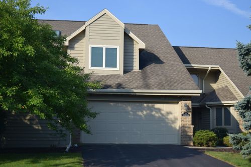 2124191 Dorchester Dr, Pewaukee, WI, 53072-4695 | Card Image
