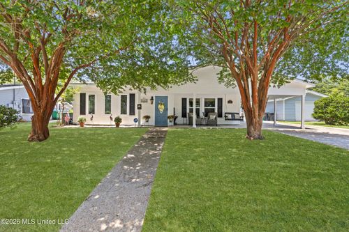 1109 Country Club Dr, Pascagoula, MS, 39567-1445 | Card Image
