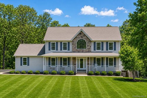 8 Apple Hill Dr, Highland Mills, NY, 10930-2110 | Card Image