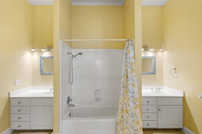 Bedroom 2 ensuite full bath | Image 25
