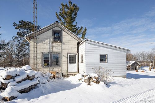 4476 Merwin Rd, Lapeer, MI, 48446-9690 | Card Image