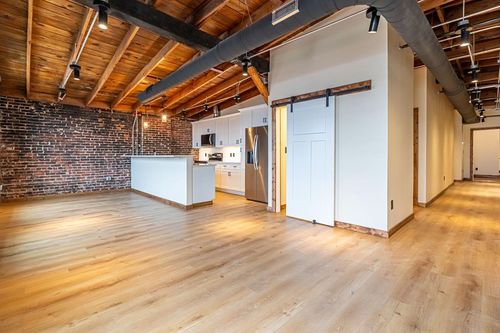 453-800 E Main, Kingsport, TN, 37660 | Card Image