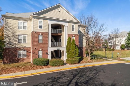 301-42446 Mayflower Terrace, BRAMBLETON, VA, 20148 | Card Image