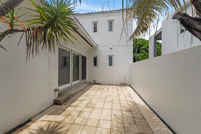 2356 Sw 16 Th Ave, Townhouse with 4 bedrooms, 3 bathrooms and null parking in Miami FL | Image 14