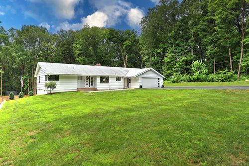 48 Mulberry Rd, Woodbridge, CT, 06525-1717 | Card Image