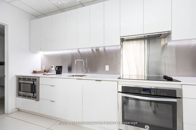 2805 - 185 Roehampton Ave, Condo with 2 bedrooms, 1 bathrooms and null parking in Toronto ON | Image 23