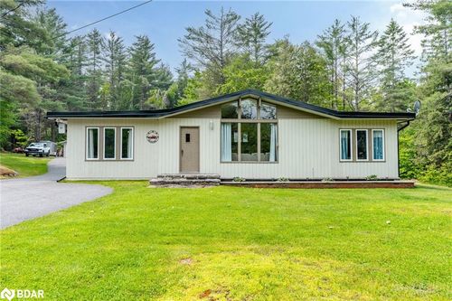 4001 County Rd 121, Kinmount, ON, K0M2A0 | Card Image