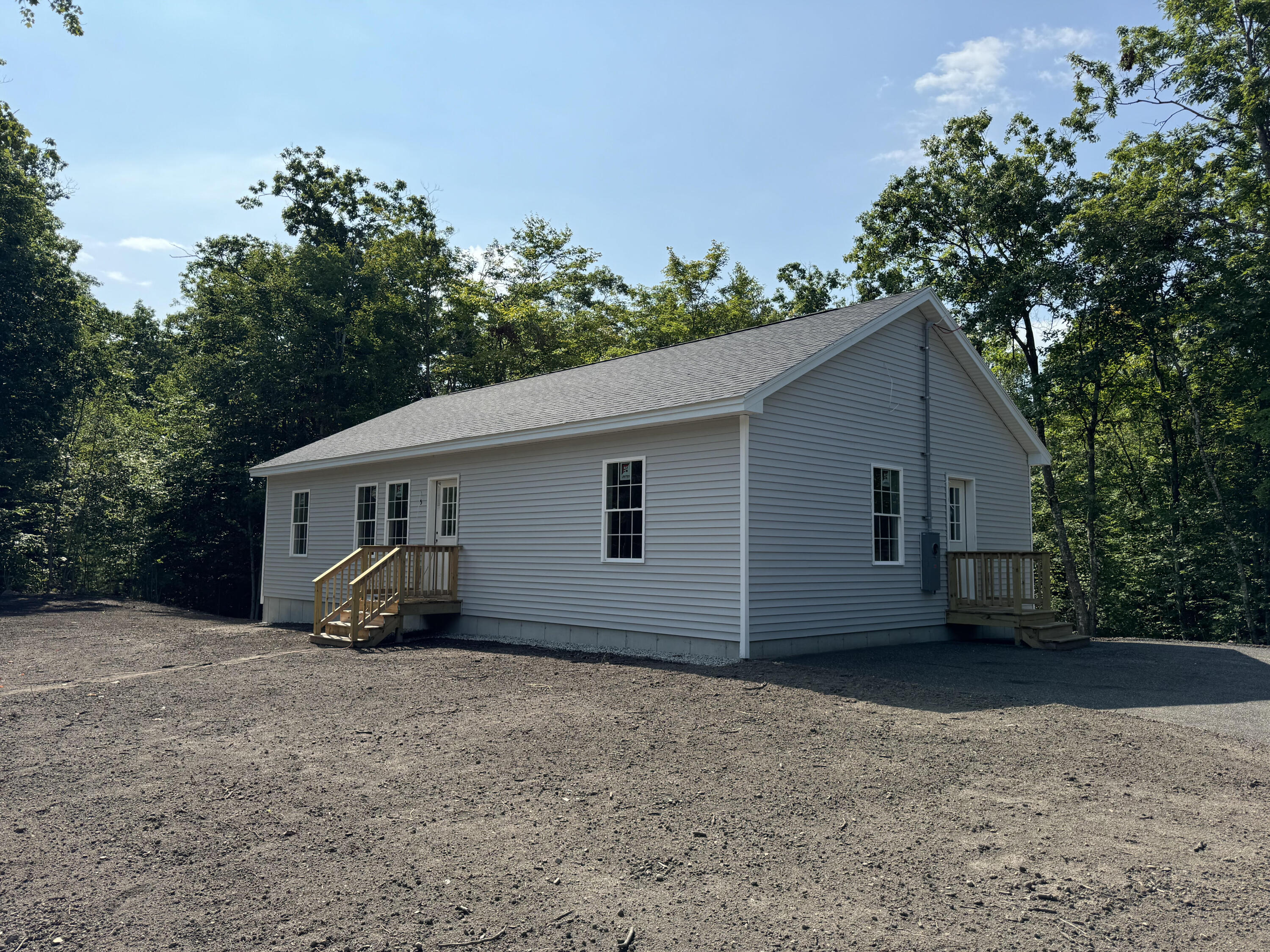 Allaire Dr, Limerick, ME 04048