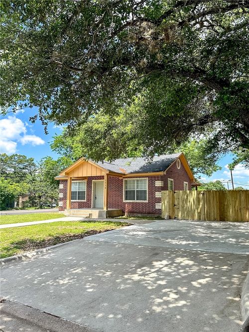 1518 Rochester St, Bryan, TX, 77803-1261 | Card Image