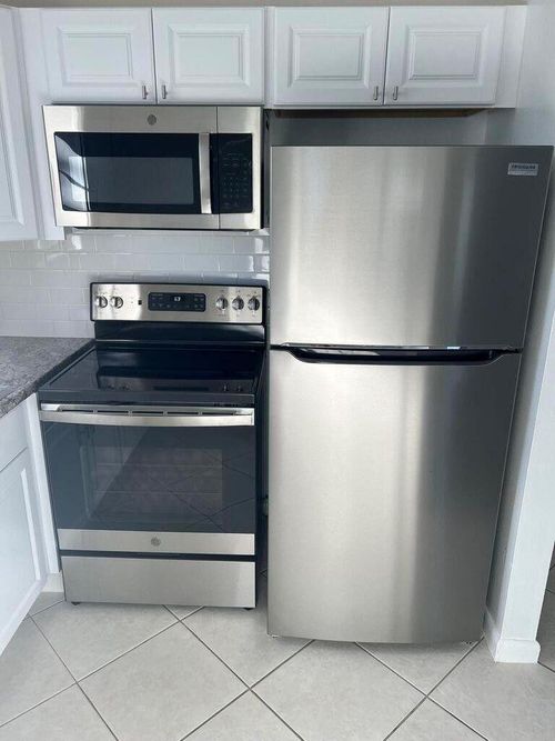 162 Camden G, West Palm Beach, FL, 33417-2026 | Card Image