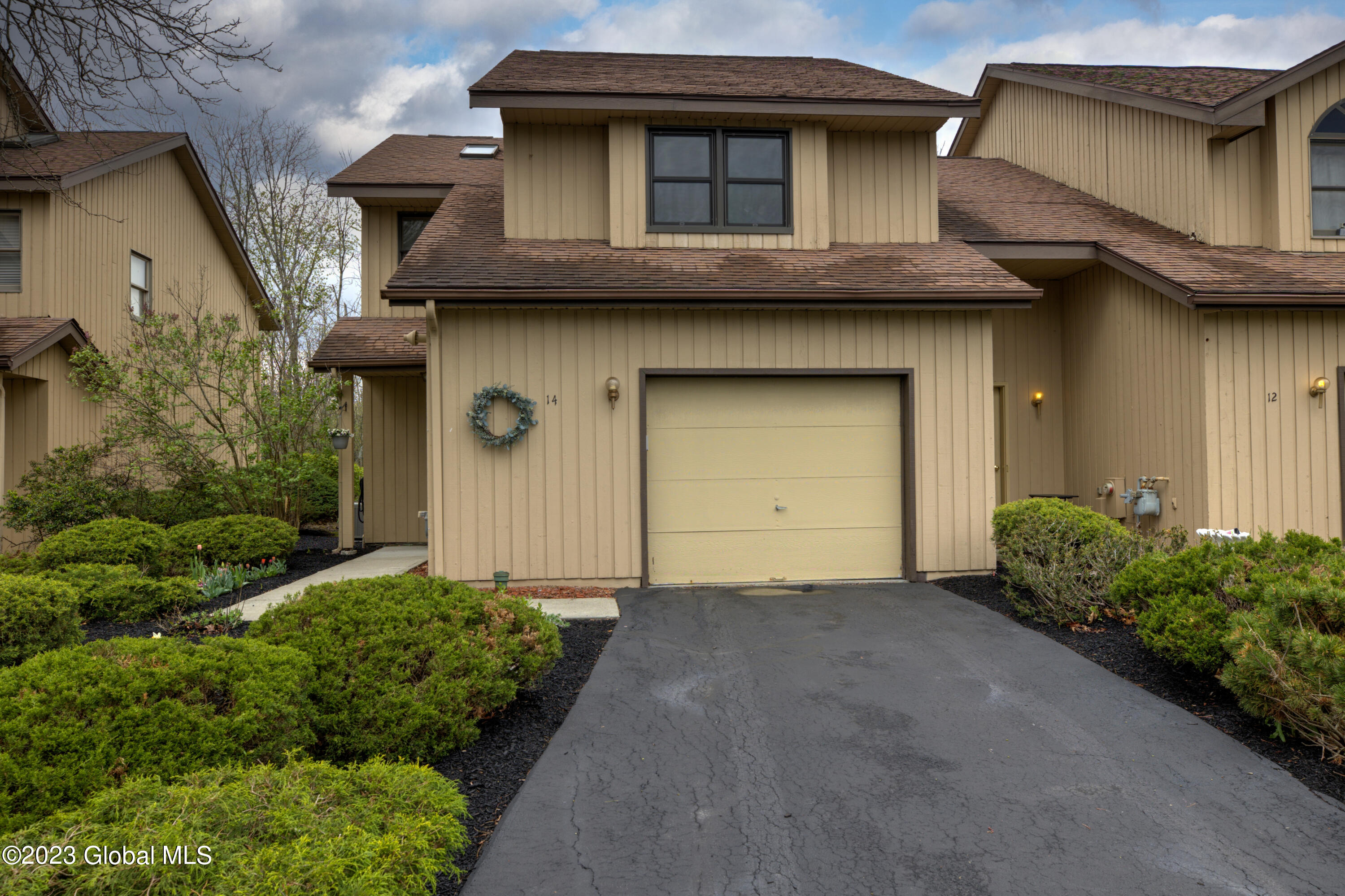 14 Harvard Road, Sold in Colonie Zoocasa