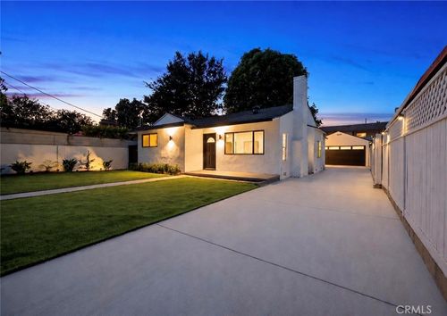 15445 Archwood St, Van Nuys, CA, 91406-6305 | Card Image