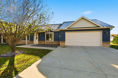 617 Cottonwood Ave, Litchfield, MN, 55355-4626 | Card Image