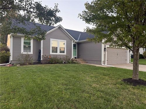 532 W Martin St, Edgerton, KS, 66021-2116 | Card Image