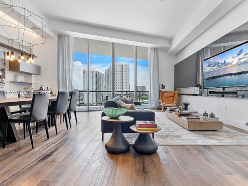 uph02-3250 Ne 188th St, Aventura, FL, 33180-3358 | Card Image