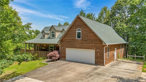 326 Rose Briar Rd, Boomer, NC, 28606-9278 | Card Image