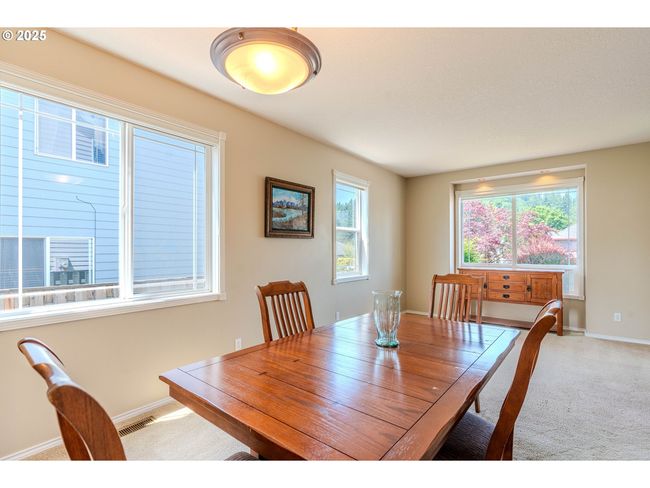 308 Sw 38 Th Loop, House other with 4 bedrooms, 3 bathrooms and 3 parking in Gresham OR | Image 8